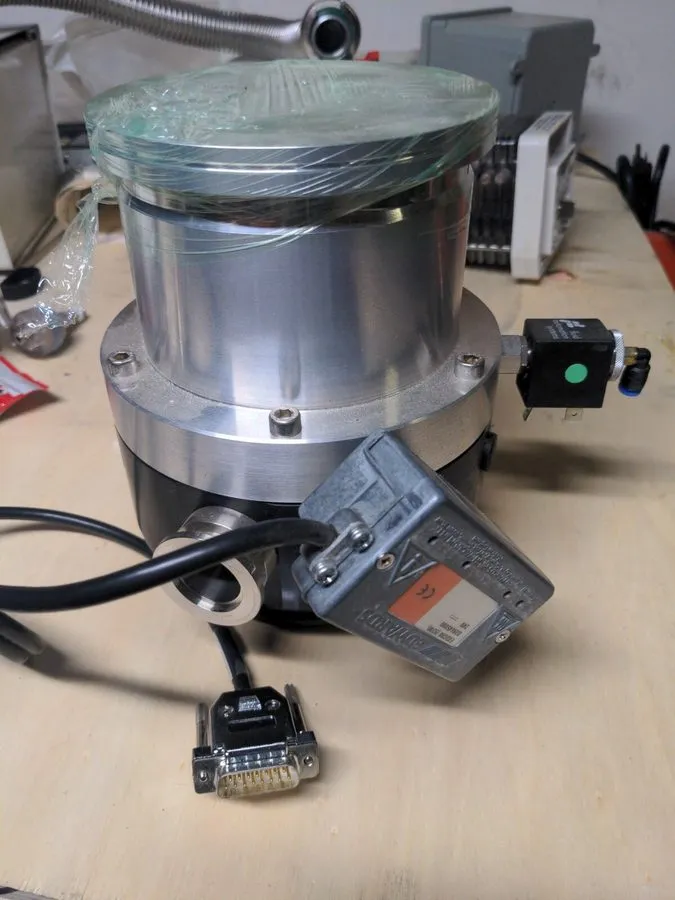 Насос Edwards EXT255H B753-05-991 Turbomolecular Vacuum Pump — фото лота 1