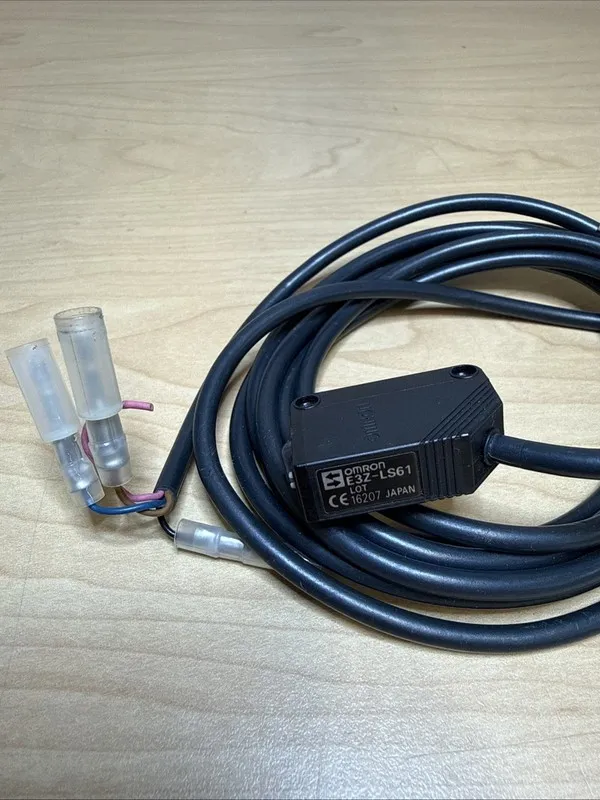 Фотоэлектрический датчик Omron E3Z-LS61 NPN Photoelectric Sensor, 12 / 24 VDC