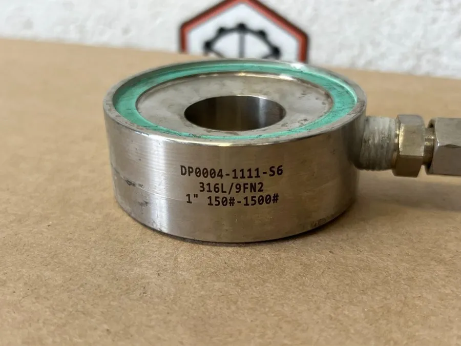 Клапан SS-43GS4 Ball Valve, w/ Rosemount DP0004-1111-S6 Pressure Transmitter Bas
