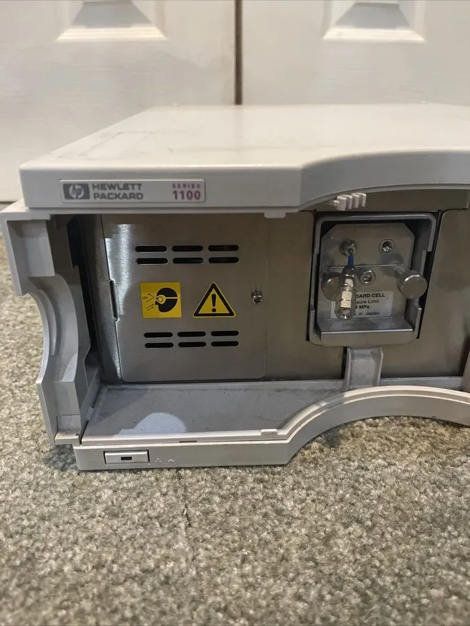 Хроматограф HP/Agilent 1100 HPLC System Pump Autosampler G1314A VWD Detector #18 — фото лота 1