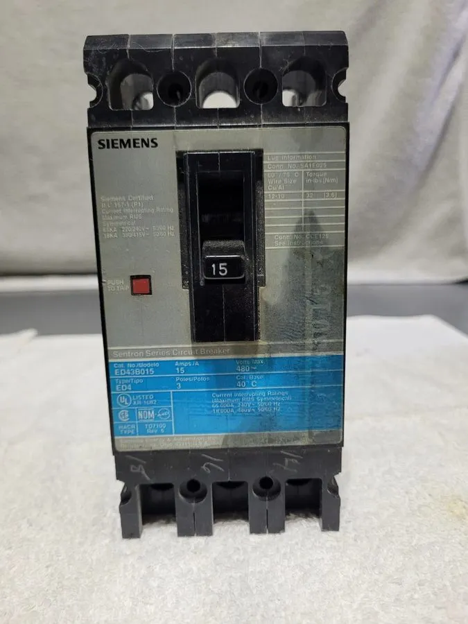 Автоматический выключатель SIEMENS SENTRON SERIES 15 AMP CIRCUIT BREAKER 3P 480  — фото лота 1