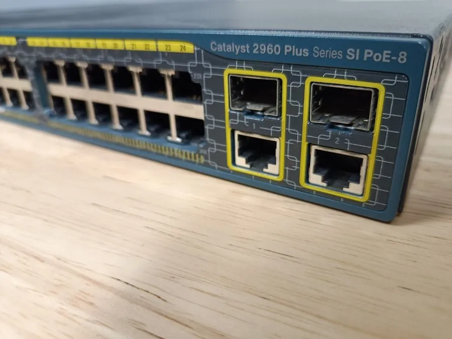 Коммутатор Cisco Catalyst 2960 SI PoE-24 / WS-C2960- -S / 24-Port switch