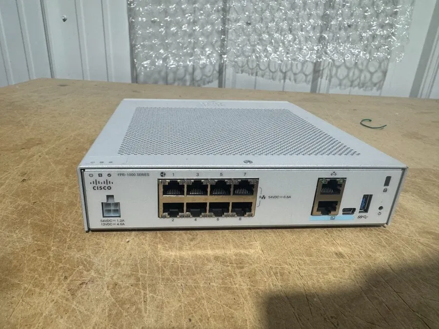 Межсетевой экран Cisco FPR-1010 V01 Firepower 1010 Firewall 8-Port GbE 2x PoE+ L