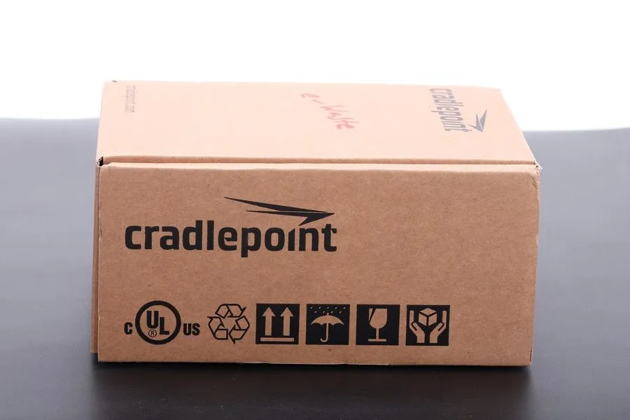 Маршрутизатор Cradlepoint IBR1100LP6 Compact Rugged Dual Band Cellular LTE Modem