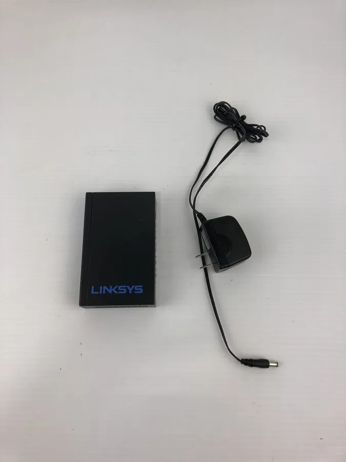 Коммутатор Linksys LGS105 5-Port Gigabit Desktop Ethernet Network Switch