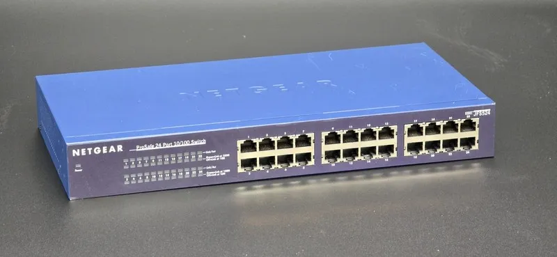 Коммутатор NETGEAR ProSafe JFS524 24-Port Ethernet Network Switch 10/100 Rackmou