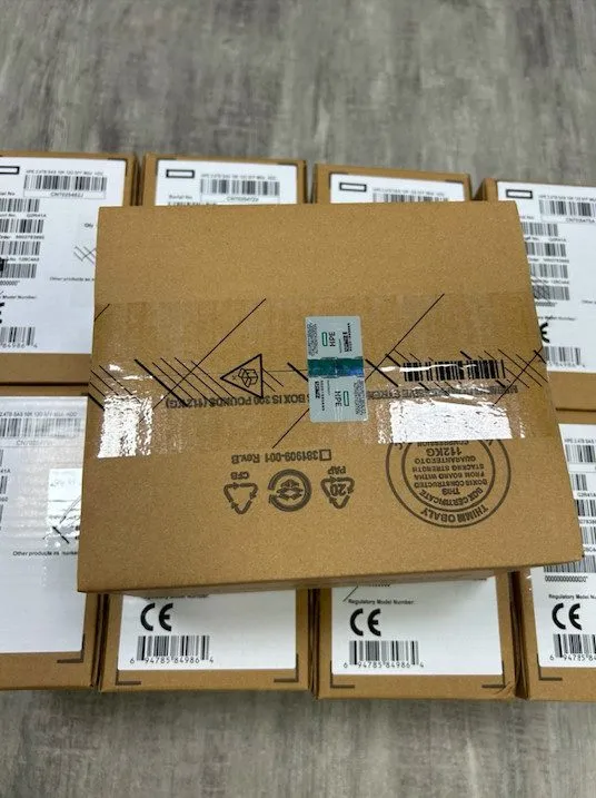 Сервер HPE 2.5'' 3.84TB P37017-B21 SAS 12G MU SFF Proliant G8 GEN9 GEN10 Server  — фото лота 1