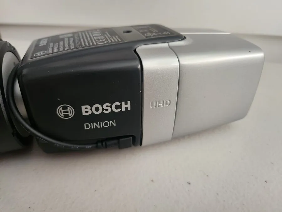 Камера Bosch NBN-80122-CA Dinion IP Ultra 8000 Camera With Lens — фото лота 1