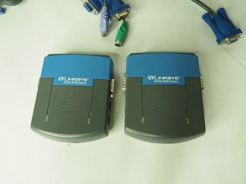 KVM-переключатель Linksys ProConnect (PS2KVM2) 2-Ports External KVM switch PS/2
