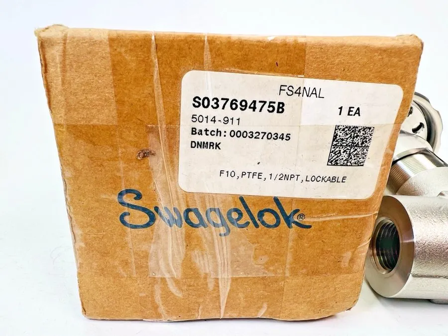Клапан Swagelok S03769475B FS4NAL Valve F10, PTFE, 1/2NPT w/ Lockable Handle — фото лота 1