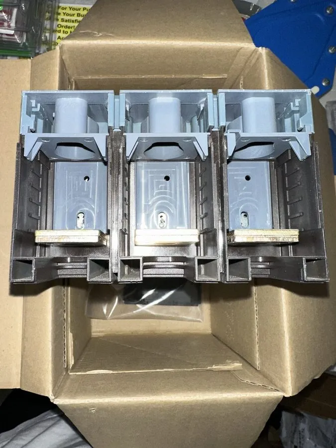 Автоматический выключатель Siemens 3VA5340-5EC31-0AA0 Bolt On Circuit Breaker 40