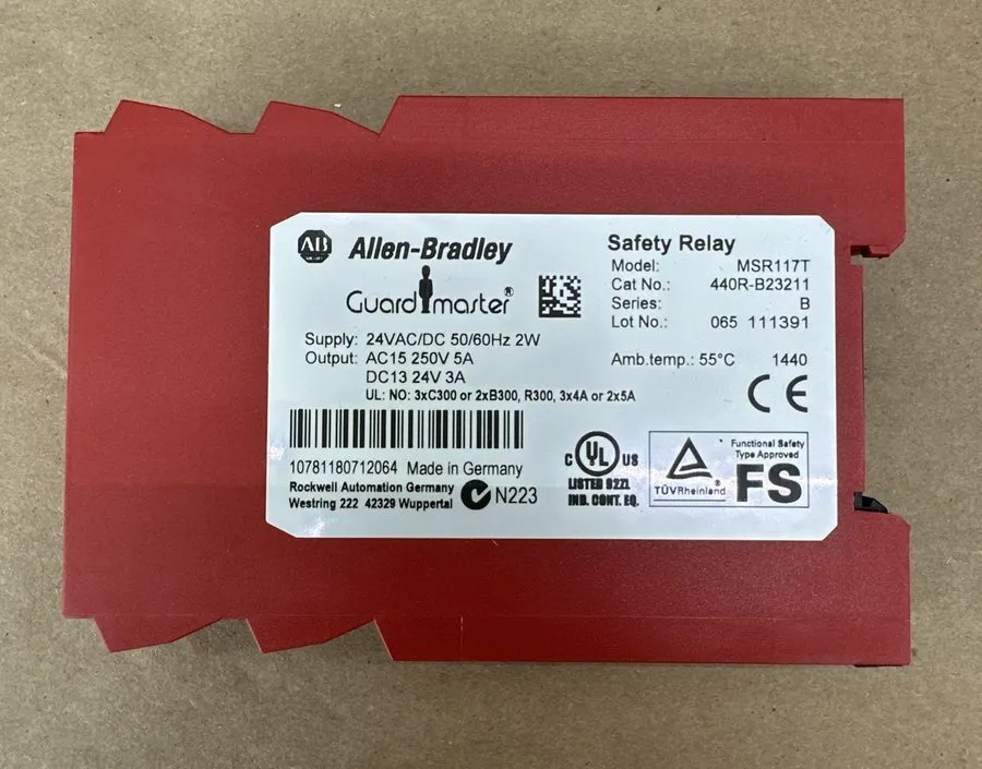 Реле безопасности Allen-Bradley 440R-B23211 Safety Relay 24V AC/DC Model MSR117T