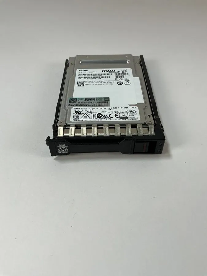 SSD-накопитель P44893-B21 HPE PM9A3 3.84TB NVMe GEN4 RI SFF U.2 BC SPL SSD P4494 — фото лота 1