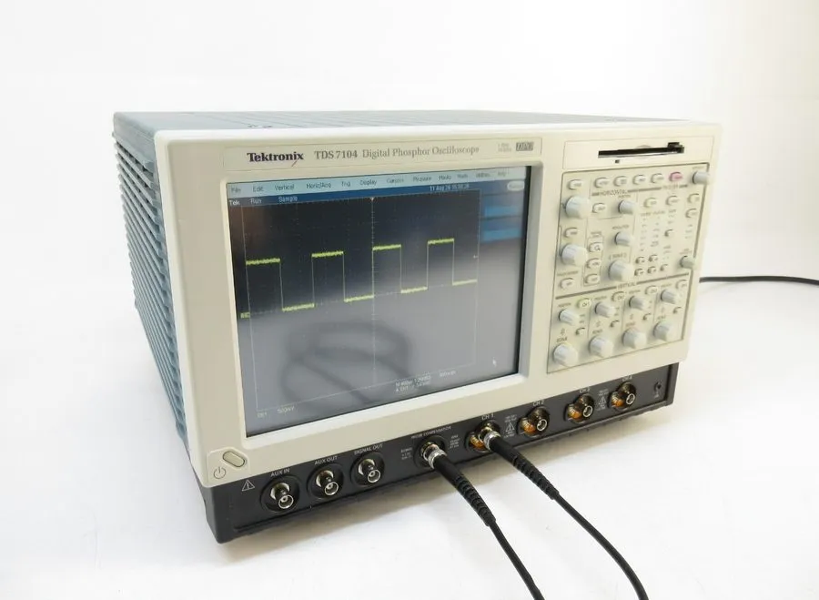 Осциллограф Tektronix TDS7104 1GHz 4ch 10GS/s Digital Phosphor Oscilloscope