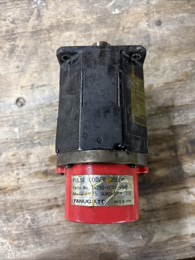 Серводвигатель Fanuc AC Servo Motor A06B-0310-B502 With Encoder 2500P — фото лота 1