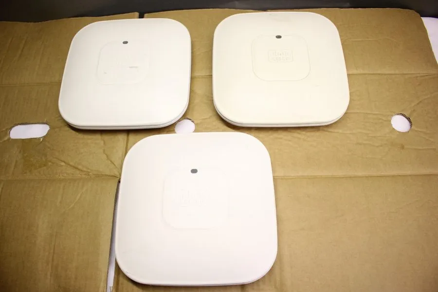 Точка доступа JOB LOT 3 X CISCO AIR-CAP2602I-E-K9 AIRONET 2600 SERIES ACCESS POI