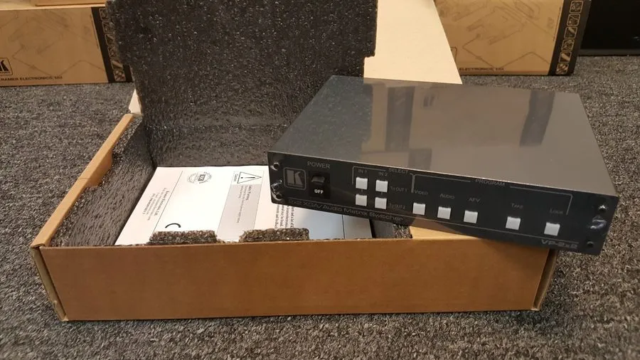 Матричный коммутатор Kramer VP-2X2; 2x2 XGA/Audio Matrix Switcher (SNIB)