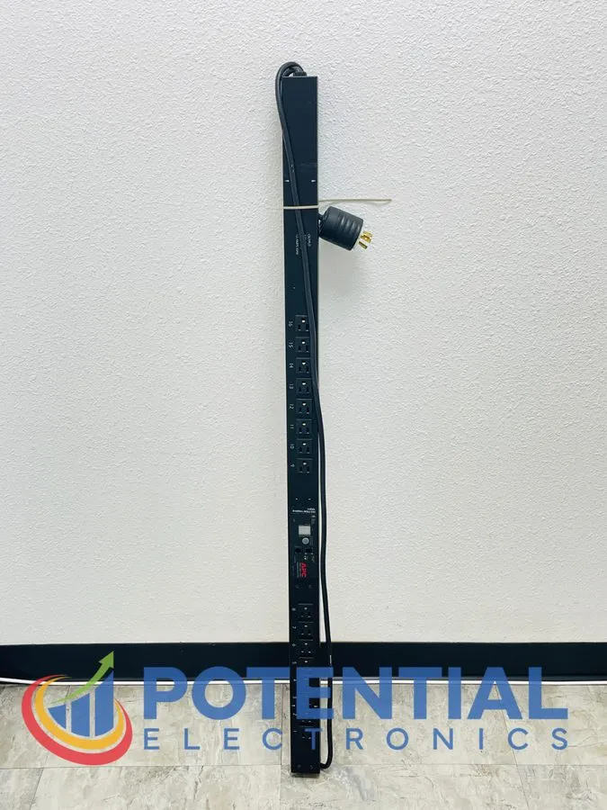 Блок розеток PDU APC AP7831 Power Distribution Unit Strip Metered Rack PDU
