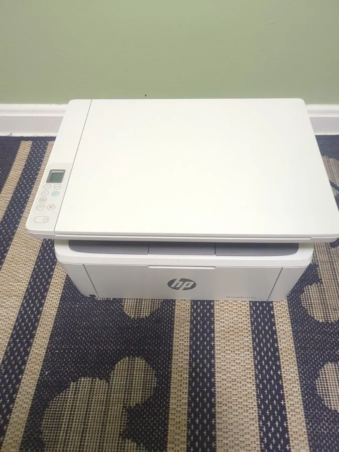 Лазерный принтер HP LaserJet M140w Wireless Laser Printer Scanner
