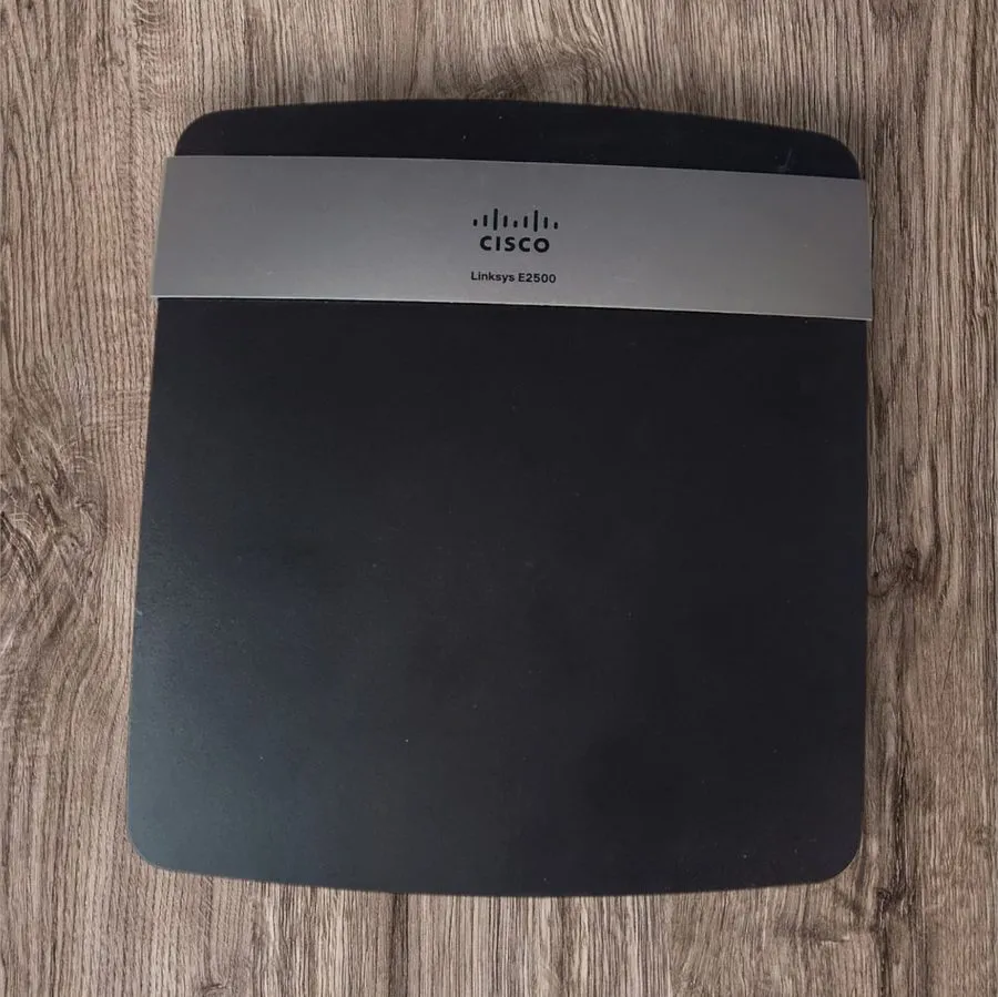 Маршрутизатор Cisco Linksys E2500 Wireless N Dual Band 4-Port Router