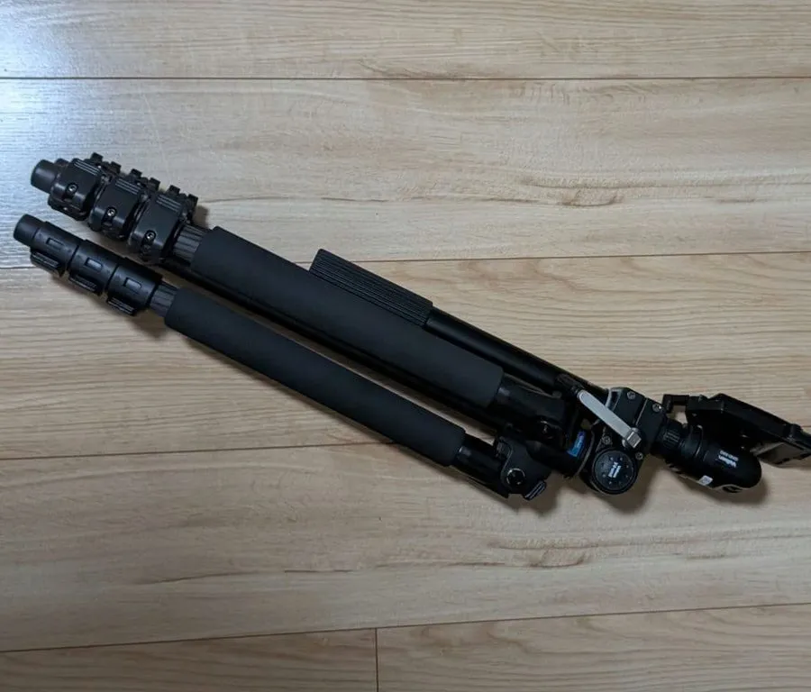 Оборудование видеонаблюдения Velbon VS5400Q Carbon Tripod with Bubble Level and  — фото лота 1