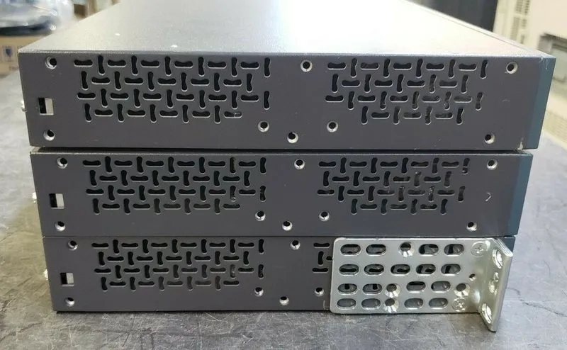 Коммутатор Cisco WS-C2950G-24-EI Catalyst 2950G 2 GBIC Slots 24-Port 10/100 Swit — фото лота 3