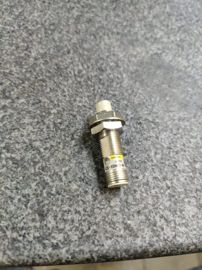 Датчик приближения Omron E2E-X5E1-M1 Proximity Sensor, 12-24VDC