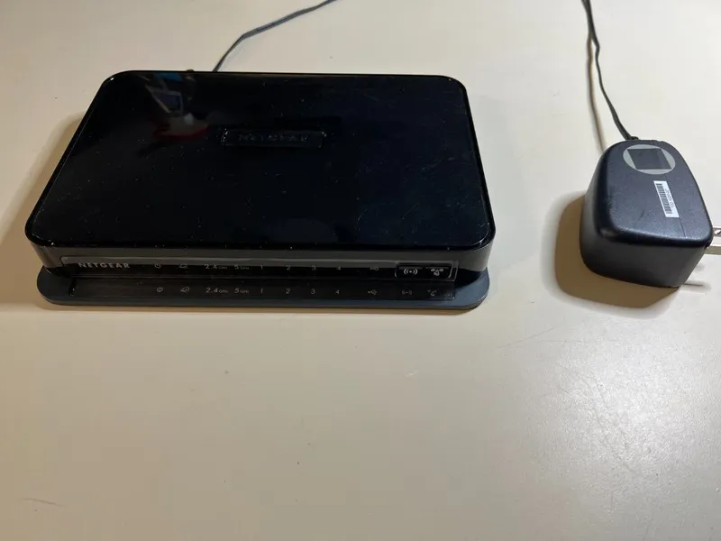 Маршрутизатор Netgear N600 300 Mbps 4-Port Gigabit Wireless N Router (WNDR3700)