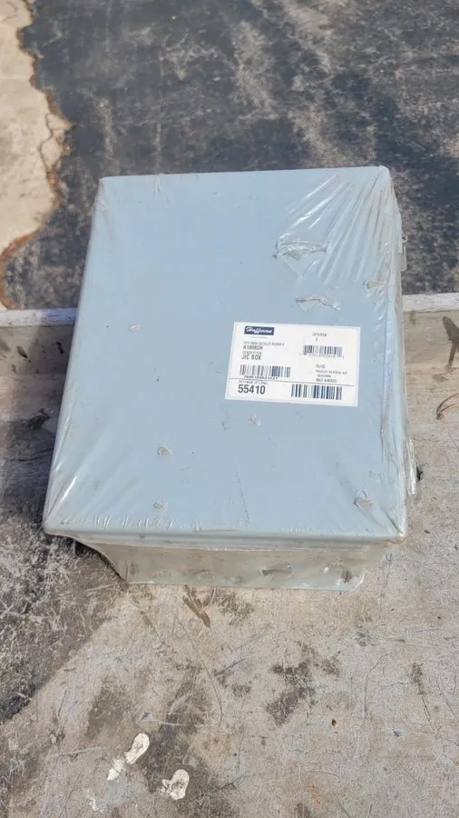 Монтажный шкаф Hoffman A1008CH Continuous Hinge Enclosure Type 12,13