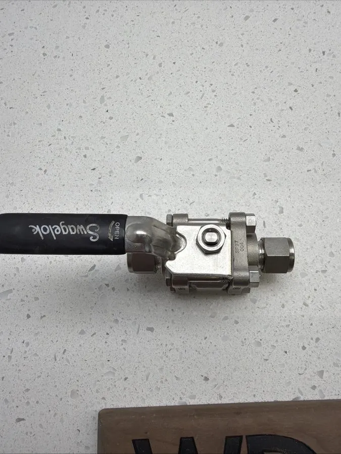 Клапан SWAGELOK SS-63TS8 Stainless Steel 3-Piece 60 Series Ball Valve
