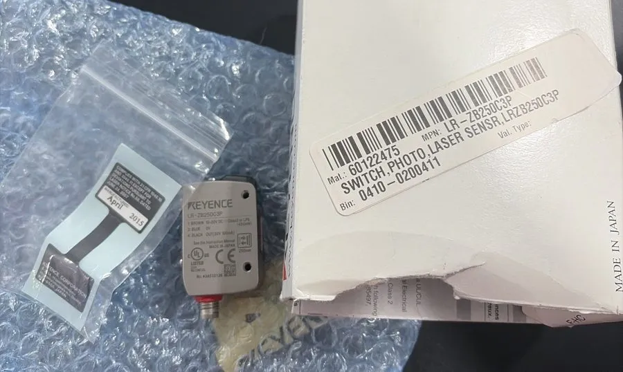 Датчик Keyence LR-ZB250C3P Sensor w/ M8 Connector Sn 250mm