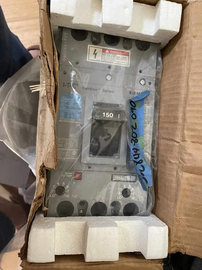 Автоматический выключатель Siemens FXD62B150 2 Pole 150 Amp 600 Volt 35kA 480V C