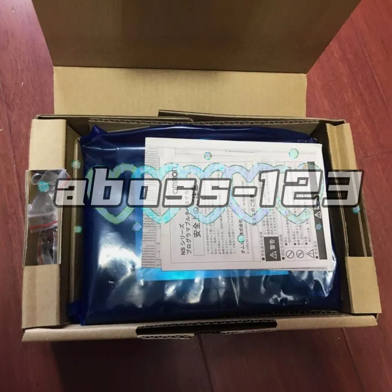 Панель оператора OMRON NS5-MQ00B-V2 HMI Touch Panel