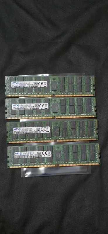 Модуль памяти Samsung DDR4 2133MHzCL15 16GB RegECC 2Rx4 (PC4 2133) M393A2G40DB0-