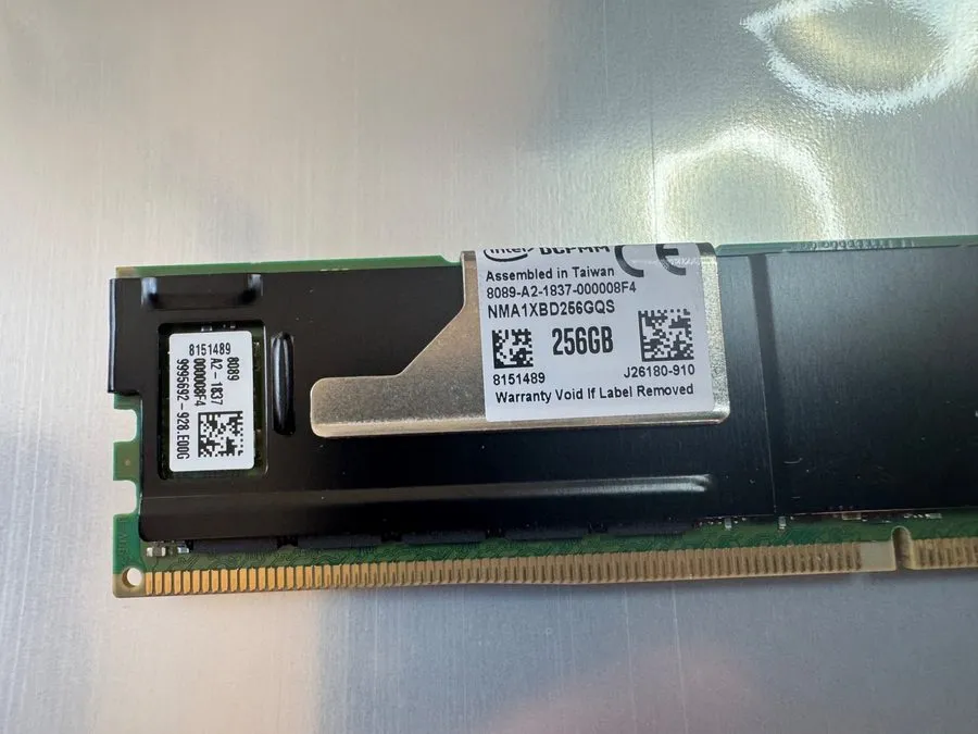 Жёсткий диск Intel DCPMM Optane DC Persistent Memory 256GB NMA1XBD256GQS 2666MHz