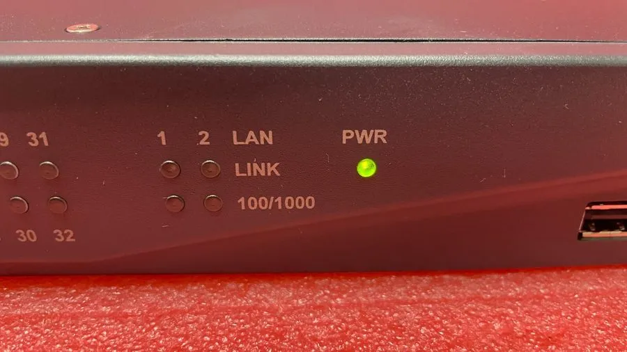 KVM-переключатель Avocent DSR8035 32-Port 8 User KVM over IP Switch Virtual Medi