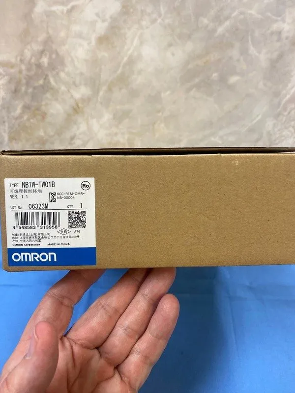 Панель оператора OMRON NB7W-TW01B HMI INTERACTIVE DISPLAY 24V DC — фото лота 1