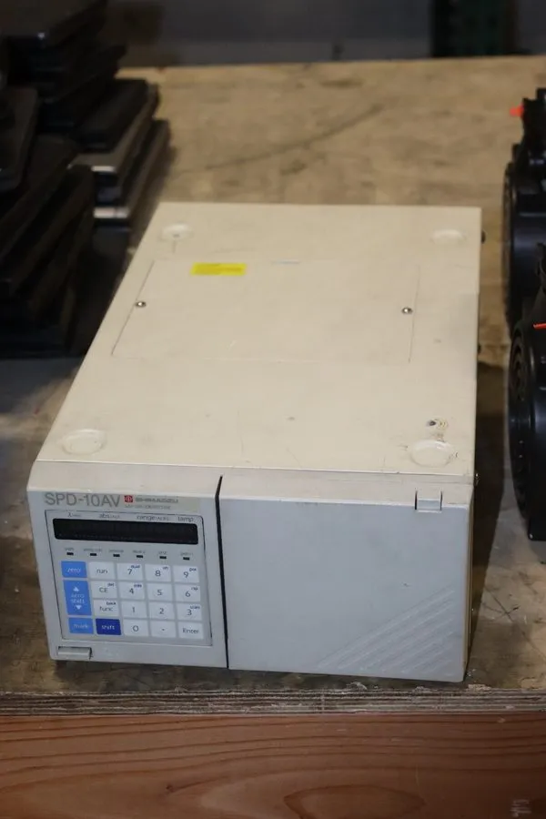 Хроматограф Shimadzu SPD-10AV VP HPLC System UV VIS Detector Agilent Waters HP