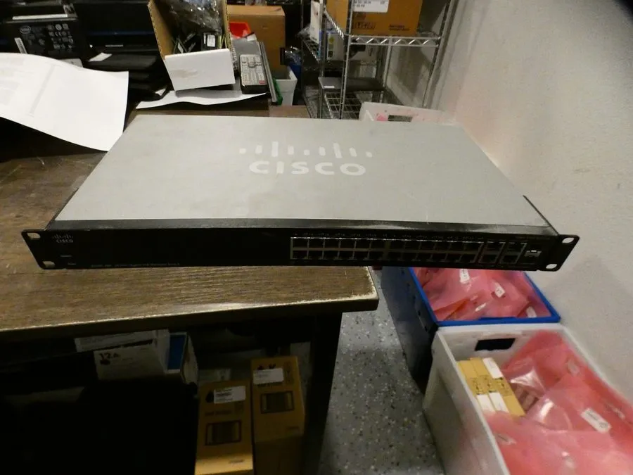 Коммутатор Cisco 28-Port GbE 2xSFP PoE 180W Managed Switch SG300-28P