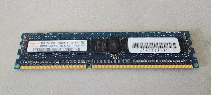 Модуль памяти 4GB Hynix 1Rx4 DDR3-1333 PC3-10600R Server RAM HMT351R7BFR4C-H9