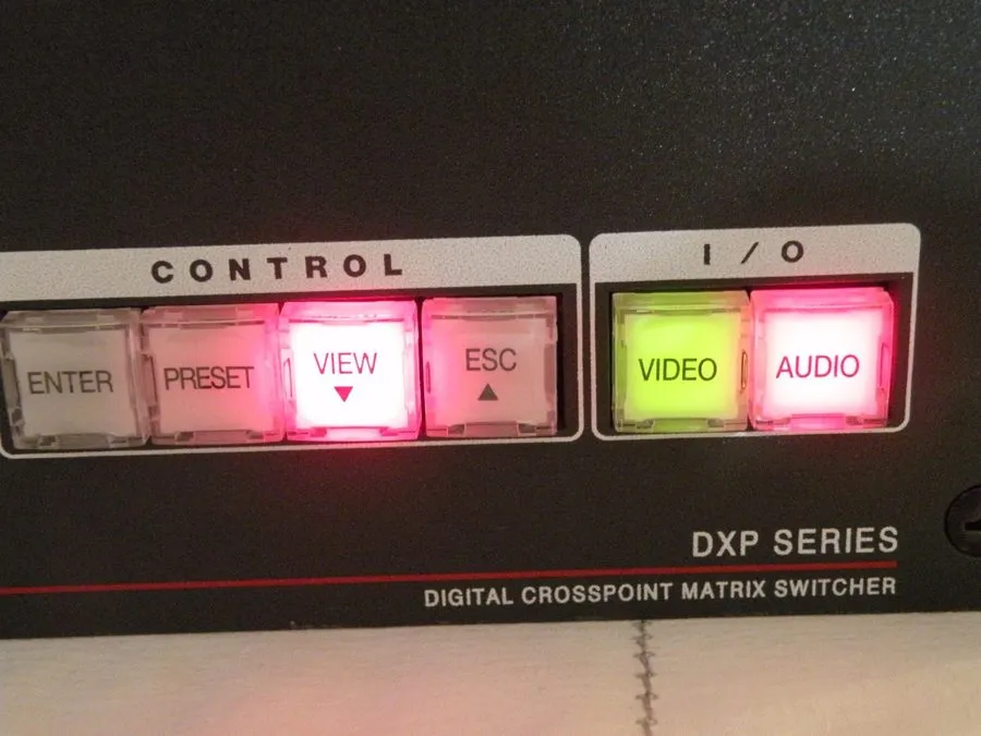 Матричный коммутатор Extron 60-881-01 DXP 84 HDMI 8x4 1080p HDMI Video Matrix Sw