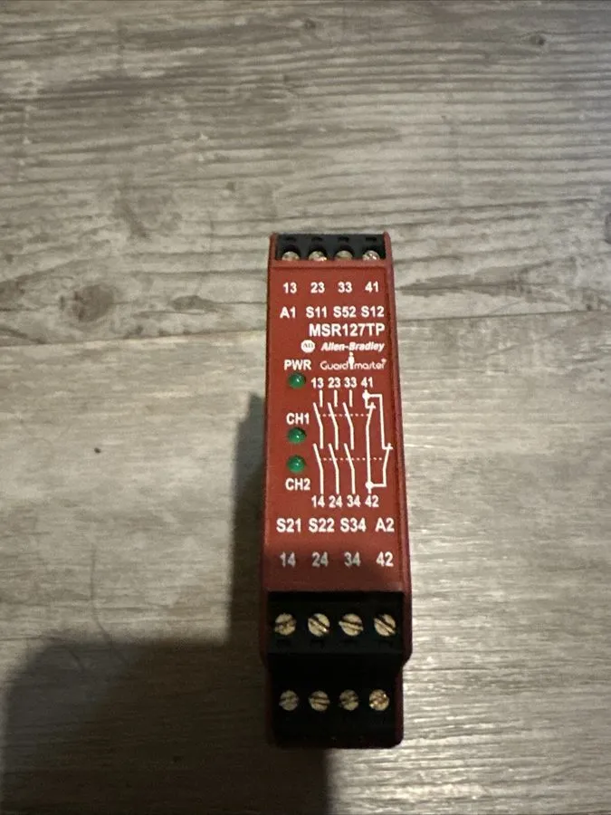 Реле безопасности Allen Bradley MSR127TP (440RN23132) Safety Relay, 24VAC