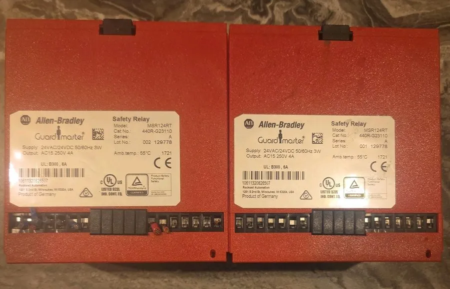 Реле безопасности Allen Bradley 440R-G23110 Ser A MSR124RT 24VAC/24DC Safety Rel — фото лота 1