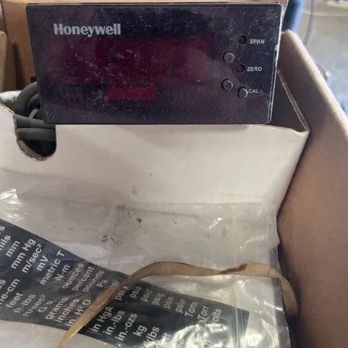 Преобразователь сигнала Honeywell 060-3147-02, Model GM Digital Display and Sign — фото лота 4