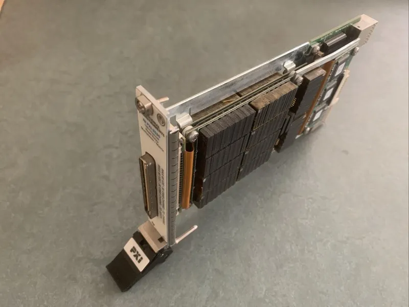 Тестер NI PXI-2530