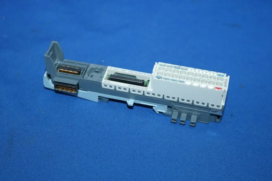 Модуль ввода-вывода SIEMENS 6ES7193-6BP00-0DA0. SIMATIC ET 200SP, Base Unit BU15