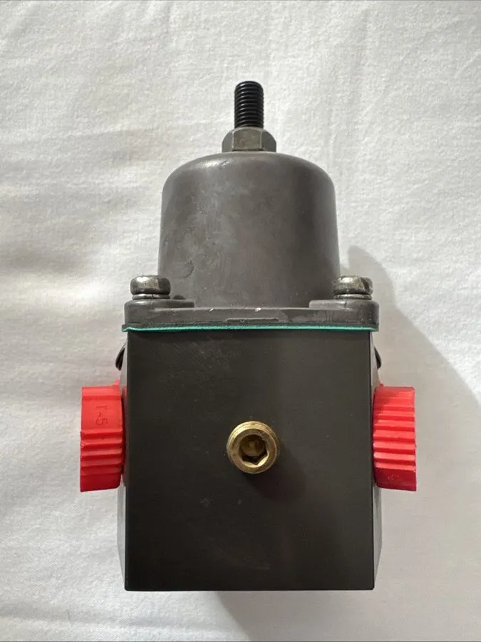 Трубопроводная арматура 12-707 Billet Carbureted Fuel Pressure Regulator