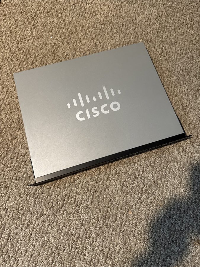 Коммутатор Cisco SF300-24MP 24-Port 10/100 PoE Managed Switch