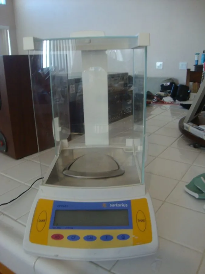 Лабораторные весы SARTORIUS CP324S ANALYTICAL BALANCE SCALE