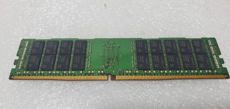 Модуль памяти SAMSUNG 32GB DDR4 SERVER RAM 2RX4 PC4-2400T-RA1-11-DCO M393A4K40BB